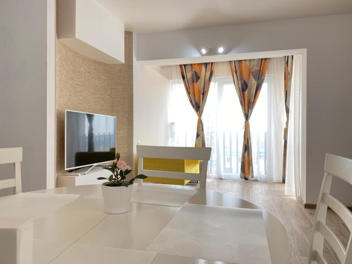 Sunny Deluxe Apartment Cosmopolis Stefanestii de Jos Exterior foto